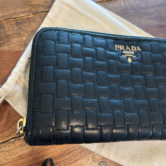 PRADA Long zip Accordion Wallet - Picture 15 of 15